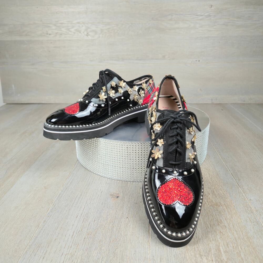 Betsey Johnson Skyla Women's Embellished Patent Leather Lace-Up Oxfords Size 9.5
